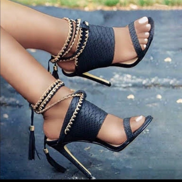 Heels - Picture 1 of 1